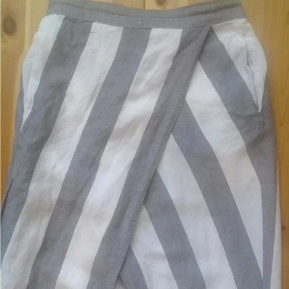 Madewell gray and white stripped overlay linen skirt - Picture 3 of 4